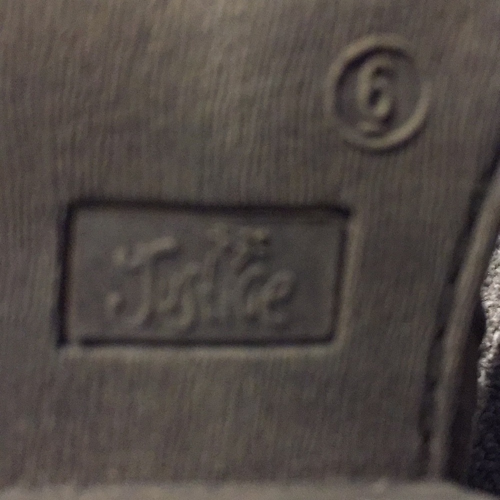 Boots - Picture 2 of 4